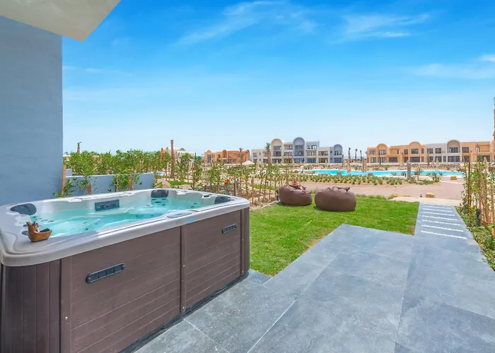 Chic 1 Bedroom With Private Jacuzzi Apartman