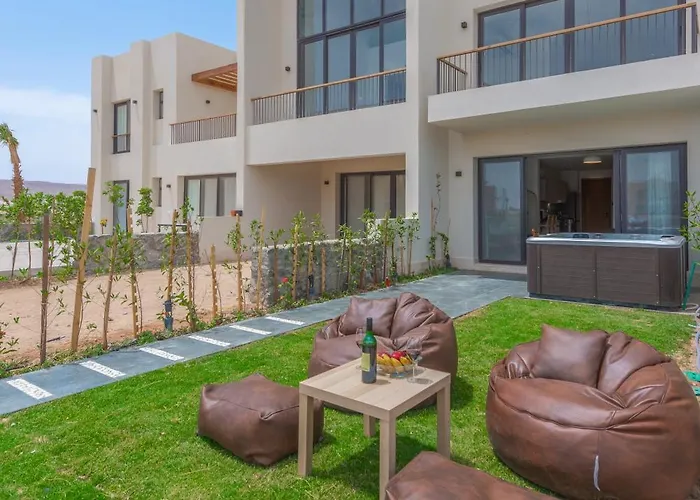 Chic 1 Bedroom With Private Jacuzzi Apartman *