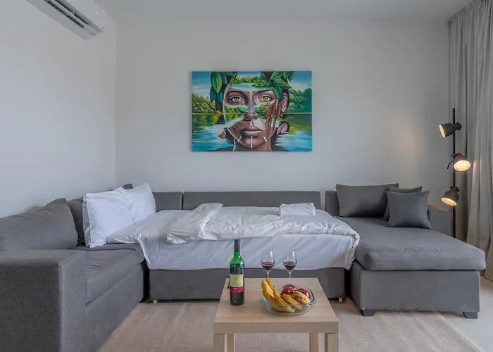 Apartman Chic 1 Bedroom With Private Jacuzzi Gurdaka