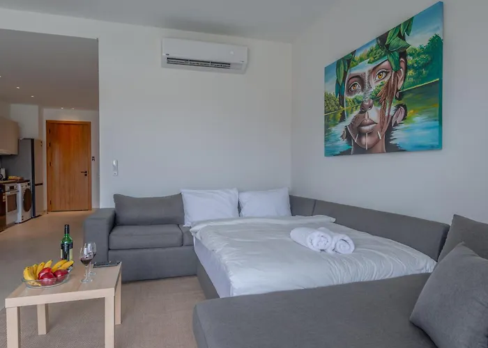 Chic 1 Bedroom With Private Jacuzzi Apartman