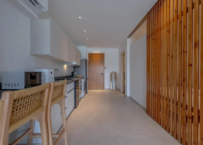 Chic 1 Bedroom With Private Jacuzzi Apartman Gurdaka