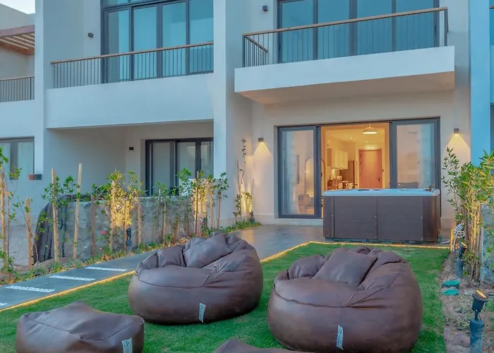 Chic 1 Bedroom With Private Jacuzzi Apartman